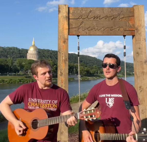 2 Roommates - Country Roads